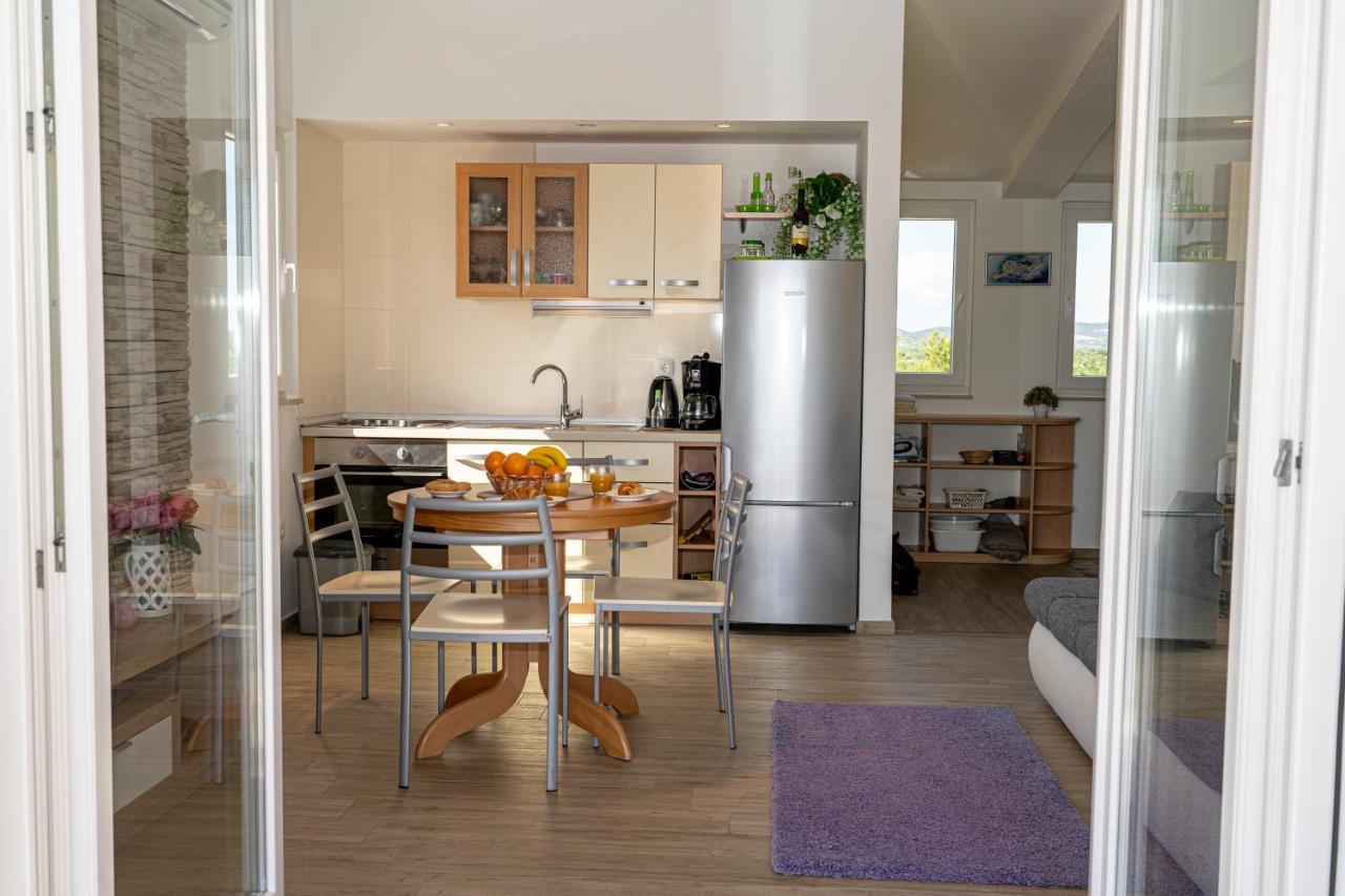 יאדריה Seaview & Balcony Apartment Petra מראה חיצוני תמונה