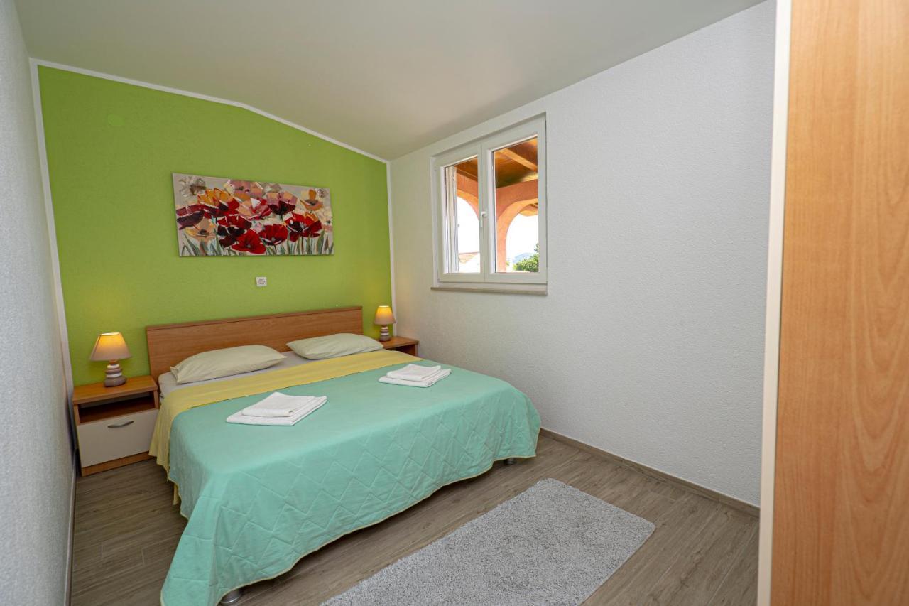 יאדריה Seaview & Balcony Apartment Petra מראה חיצוני תמונה