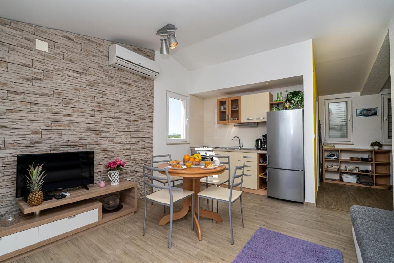 יאדריה Seaview & Balcony Apartment Petra מראה חיצוני תמונה