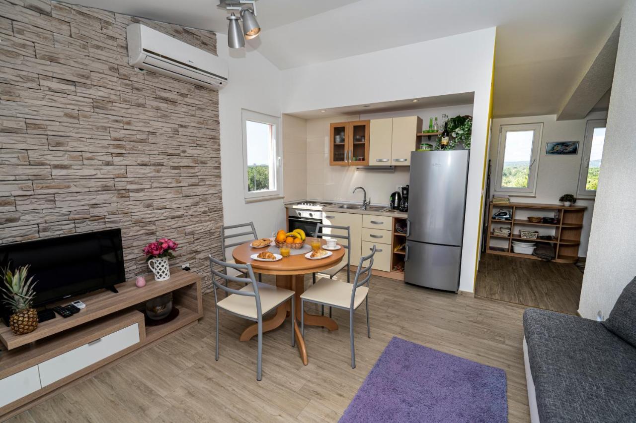 יאדריה Seaview & Balcony Apartment Petra מראה חיצוני תמונה